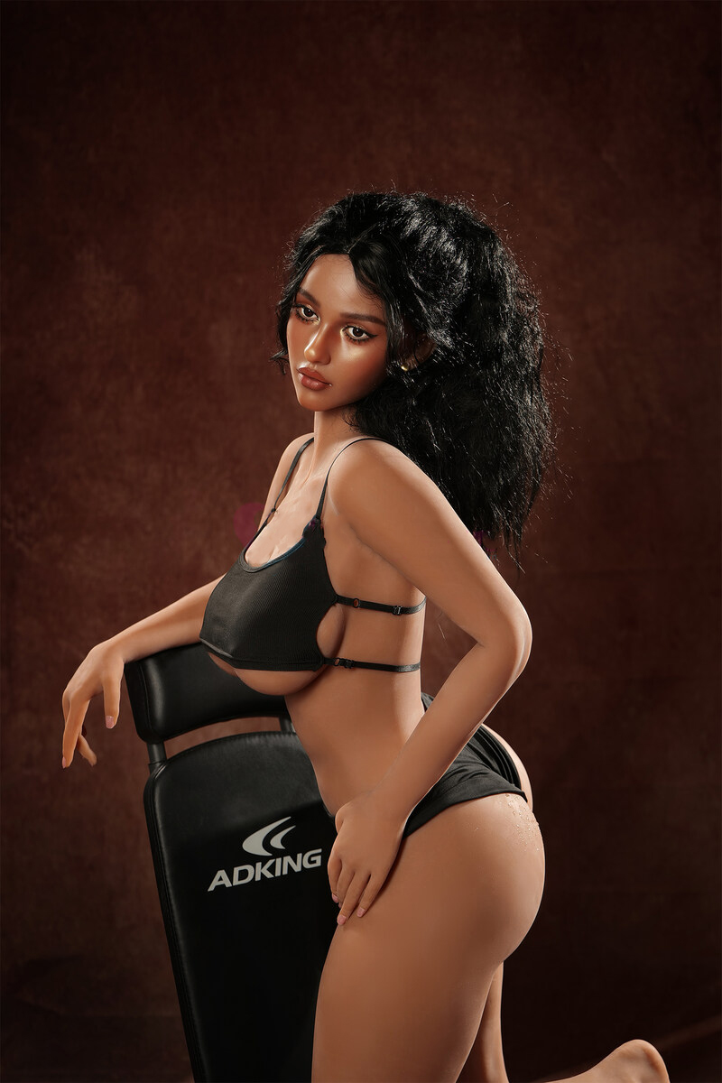 140cm/55.1in TPE Realistic Sex Doll with Tan Skin, 63-48-72 Petite Figure – New Light Wheat Blonde in Black Lingerie